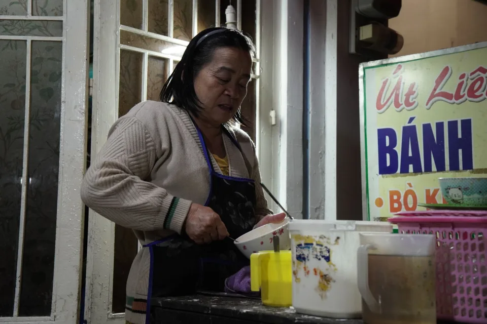 Phở bò nước dùng hầm xương